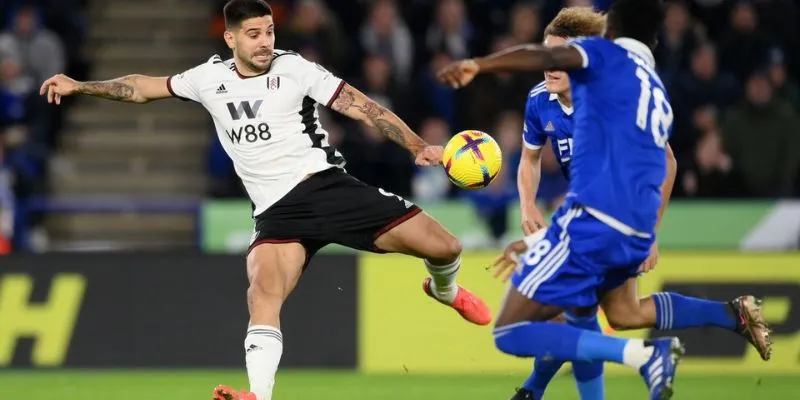 Lối chơi của hai đội bóng Leicester City vs Fulham